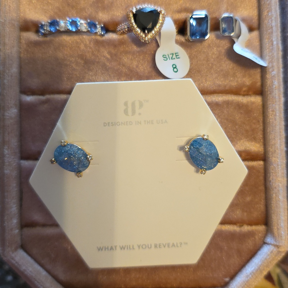 Bomb Party Bundle With Velvet Box! - Picture 3 of 4